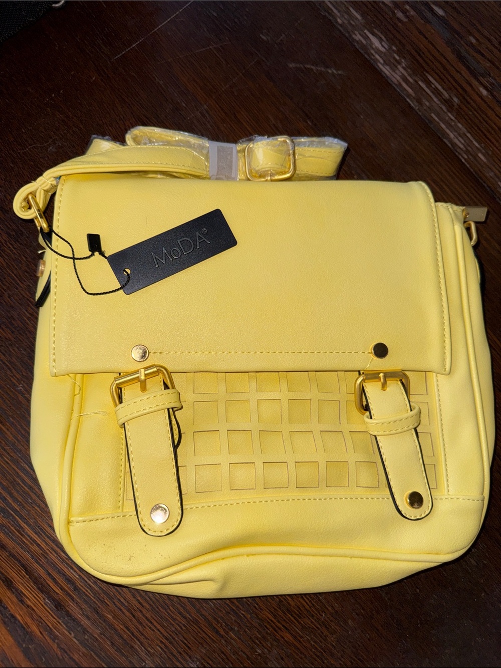 NWT Moda Bright Yellow Women's Crossbody Bag with Gold Hardware